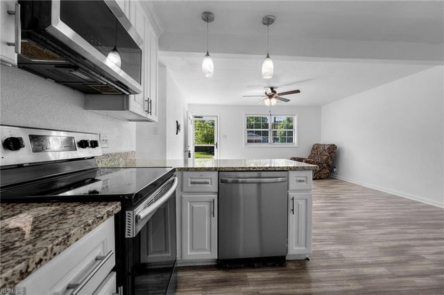 107 Beazley DR, Portsmouth, VA 23701