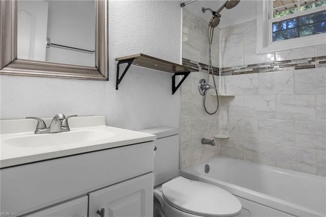 107 Beazley DR, Portsmouth, VA 23701