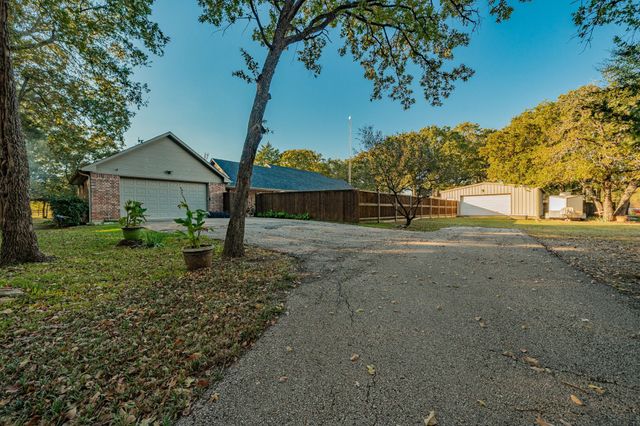 181 Vz County Road 3528, Wills Point, TX 75169