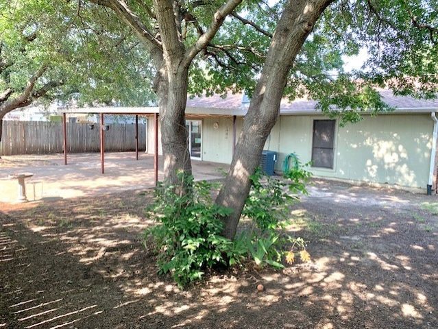 1301 N Knowles Drive, Saginaw, TX 76179