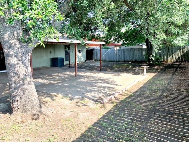 1301 N Knowles Drive, Saginaw, TX 76179
