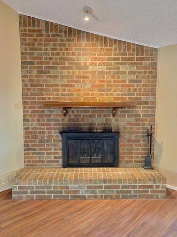1301 N Knowles Drive, Saginaw, TX 76179