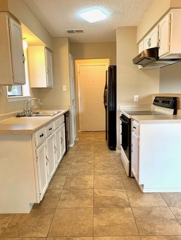 1301 N Knowles Drive, Saginaw, TX 76179