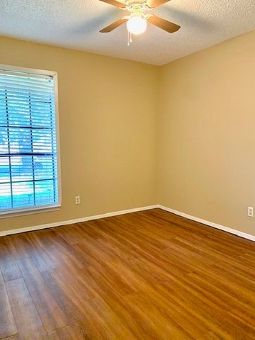 1301 N Knowles Drive, Saginaw, TX 76179
