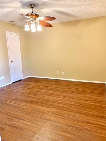 1301 N Knowles Drive, Saginaw, TX 76179