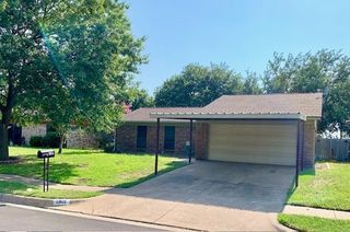 1301 N Knowles Drive, Saginaw, TX 76179