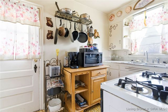 211 Virginia Court, New Albany, IN 47150