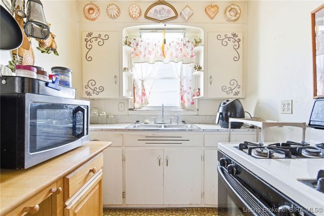 211 Virginia Court, New Albany, IN 47150