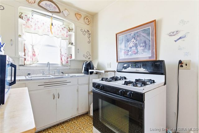 211 Virginia Court, New Albany, IN 47150