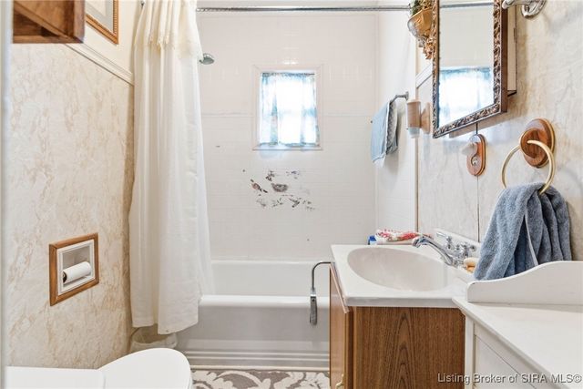 211 Virginia Court, New Albany, IN 47150