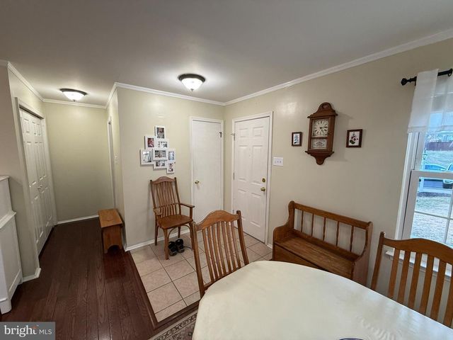 215 LAUREEN RD, Schwenksville, PA 19473