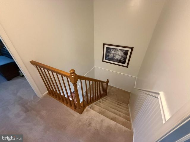 215 LAUREEN RD, Schwenksville, PA 19473