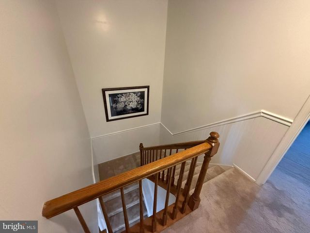 215 LAUREEN RD, Schwenksville, PA 19473