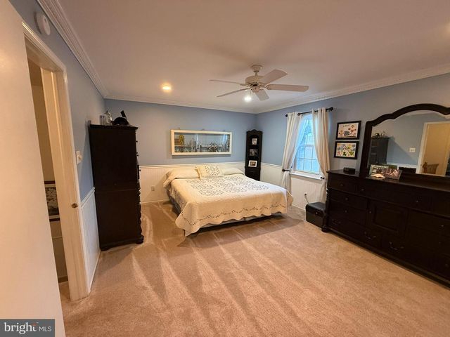 215 LAUREEN RD, Schwenksville, PA 19473