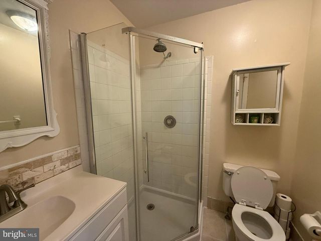 215 LAUREEN RD, Schwenksville, PA 19473