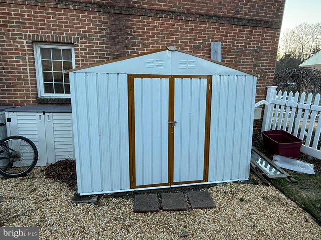 215 LAUREEN RD, Schwenksville, PA 19473