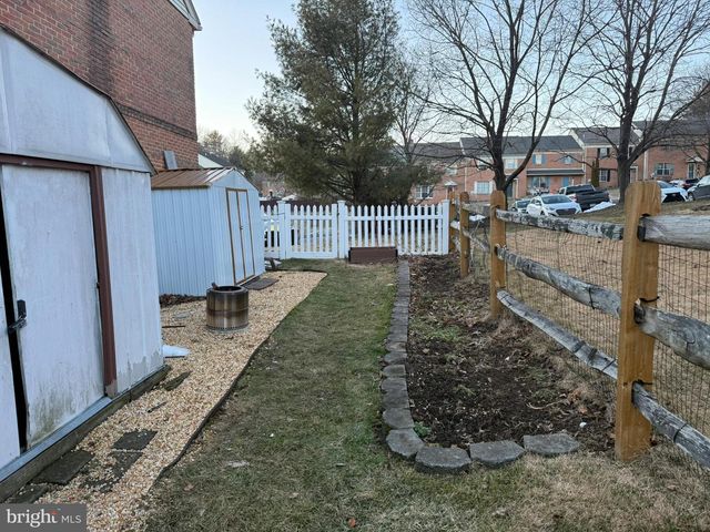 215 LAUREEN RD, Schwenksville, PA 19473