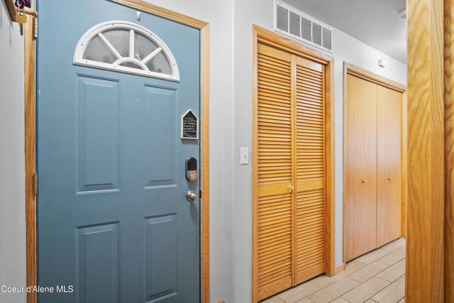 950 W Cameron Ave, 103, Kellogg, ID 83837