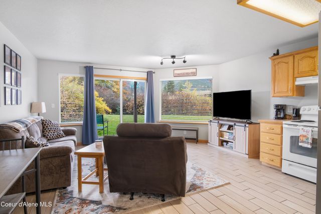 950 W Cameron Ave, 103, Kellogg, ID 83837