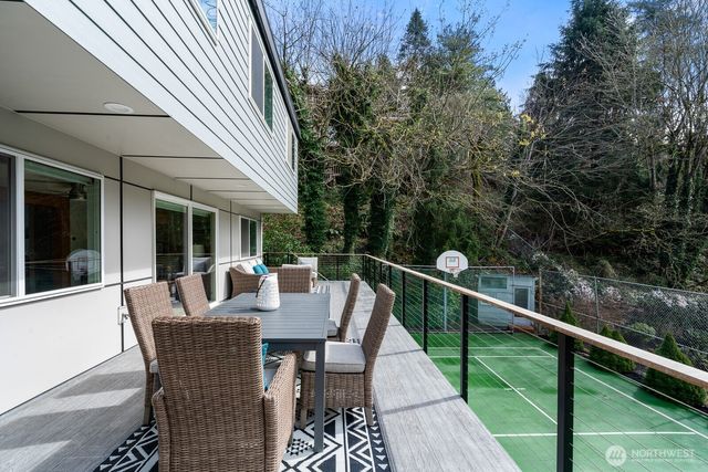 4830 88th Place SE, Mercer Island, WA 98040