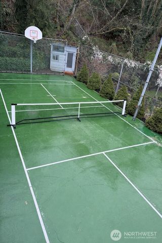 4830 88th Place SE, Mercer Island, WA 98040