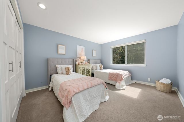 4830 88th Place SE, Mercer Island, WA 98040