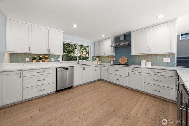 4830 88th Place SE, Mercer Island, WA 98040