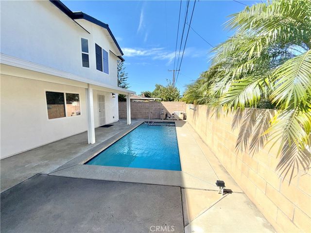 2331 E Adams Avenue, Orange, CA 92867