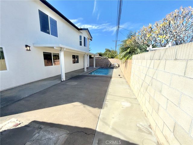2331 E Adams Avenue, Orange, CA 92867