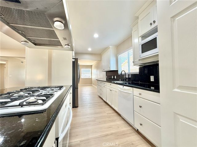 2331 E Adams Avenue, Orange, CA 92867