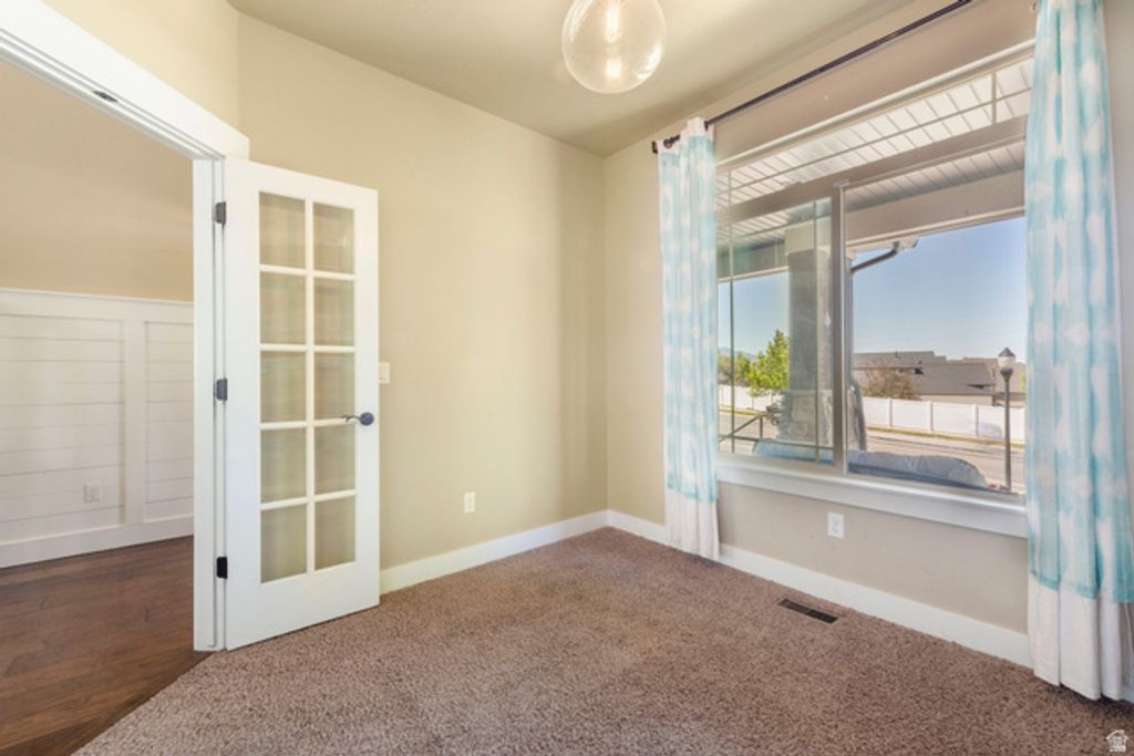 Image 6 of property listing at 5079 W EMMELINE DR, Herriman, UT 84096