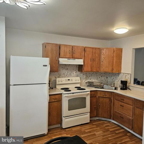 3302 LARKSPUR CT, Mays Landing, NJ 08330