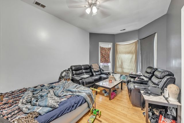 5721 S Hermitage Avenue, Chicago, IL 60636