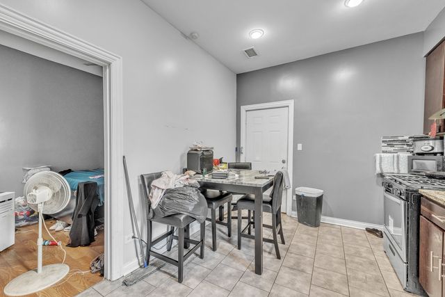 5721 S Hermitage Avenue, Chicago, IL 60636