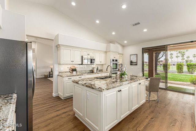 648 S ROANOKE Street, Gilbert, AZ 85296