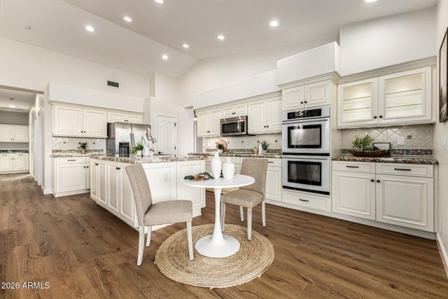 648 S ROANOKE Street, Gilbert, AZ 85296