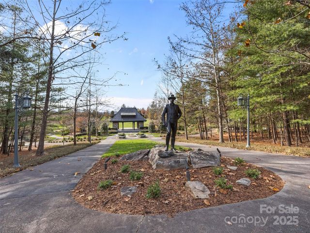 423 Moraine Court 626, Asheville, NC 28803