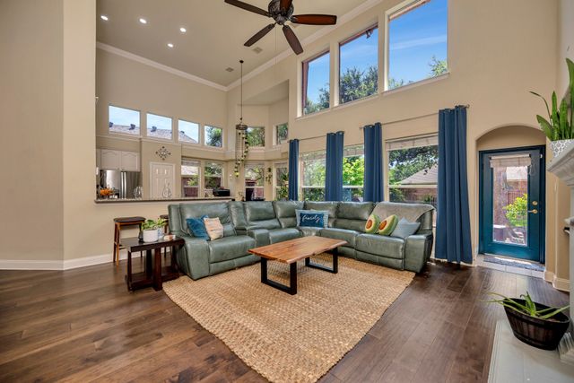 700 N Paradise Cove, Shady Shores, TX 76208