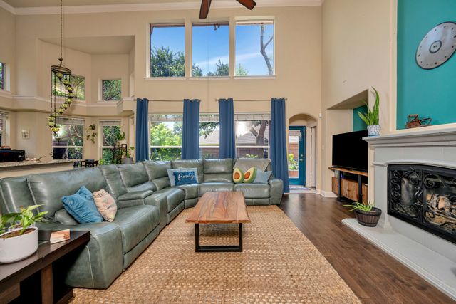 700 N Paradise Cove, Shady Shores, TX 76208