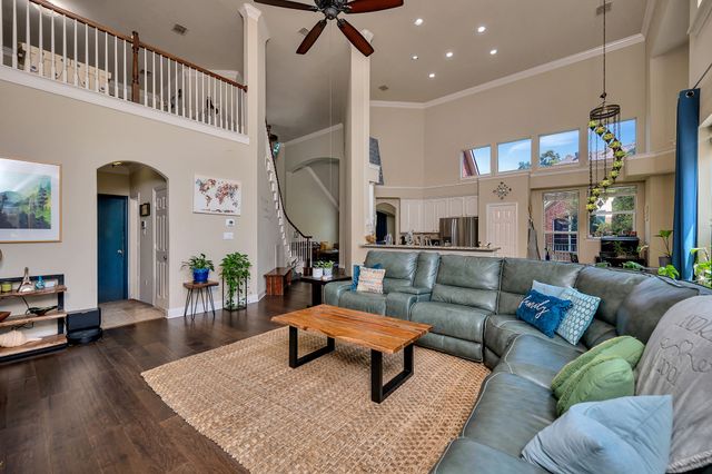 700 N Paradise Cove, Shady Shores, TX 76208