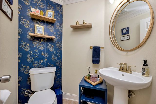 700 N Paradise Cove, Shady Shores, TX 76208