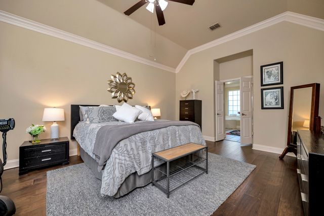 700 N Paradise Cove, Shady Shores, TX 76208