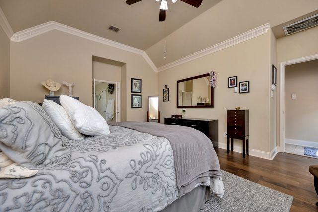 700 N Paradise Cove, Shady Shores, TX 76208