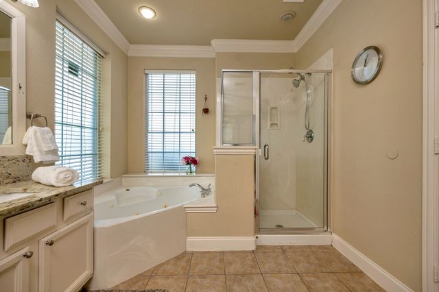 700 N Paradise Cove, Shady Shores, TX 76208