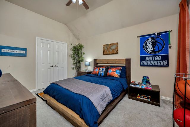 700 N Paradise Cove, Shady Shores, TX 76208