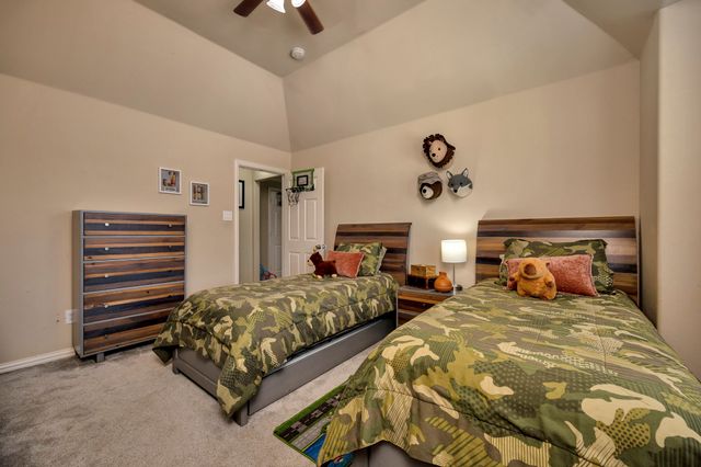 700 N Paradise Cove, Shady Shores, TX 76208