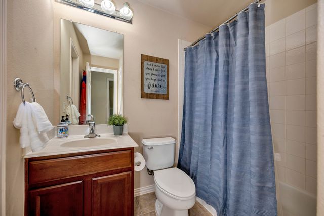 700 N Paradise Cove, Shady Shores, TX 76208