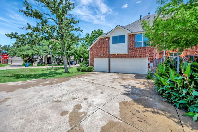 700 N Paradise Cove, Shady Shores, TX 76208