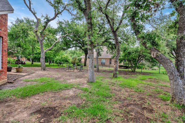 700 N Paradise Cove, Shady Shores, TX 76208