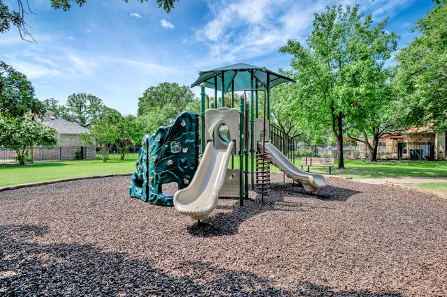 700 N Paradise Cove, Shady Shores, TX 76208